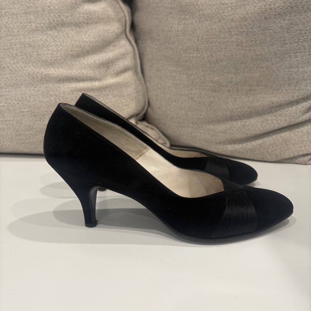Vintage I Miller Beautiful Shoes Size 5.5 Designed by Mario Valentino